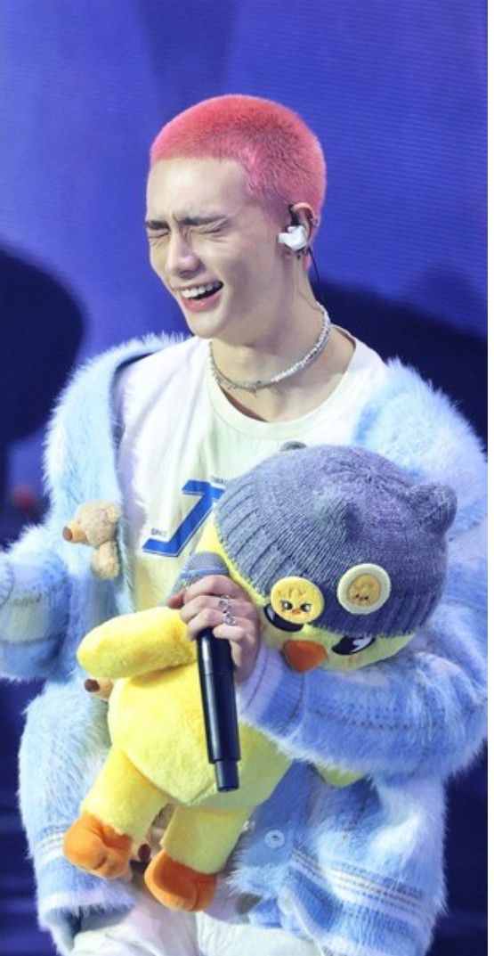 The most beloved wallpaper among Hyunjin (Stray Kids)'s fans