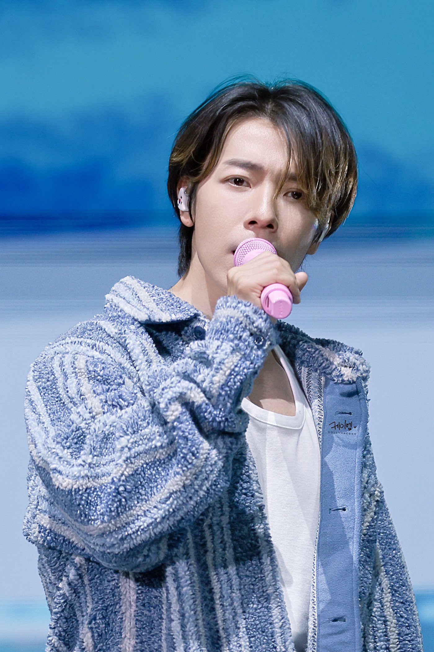 A moment captured by Donghae (Super Junior)'s fan