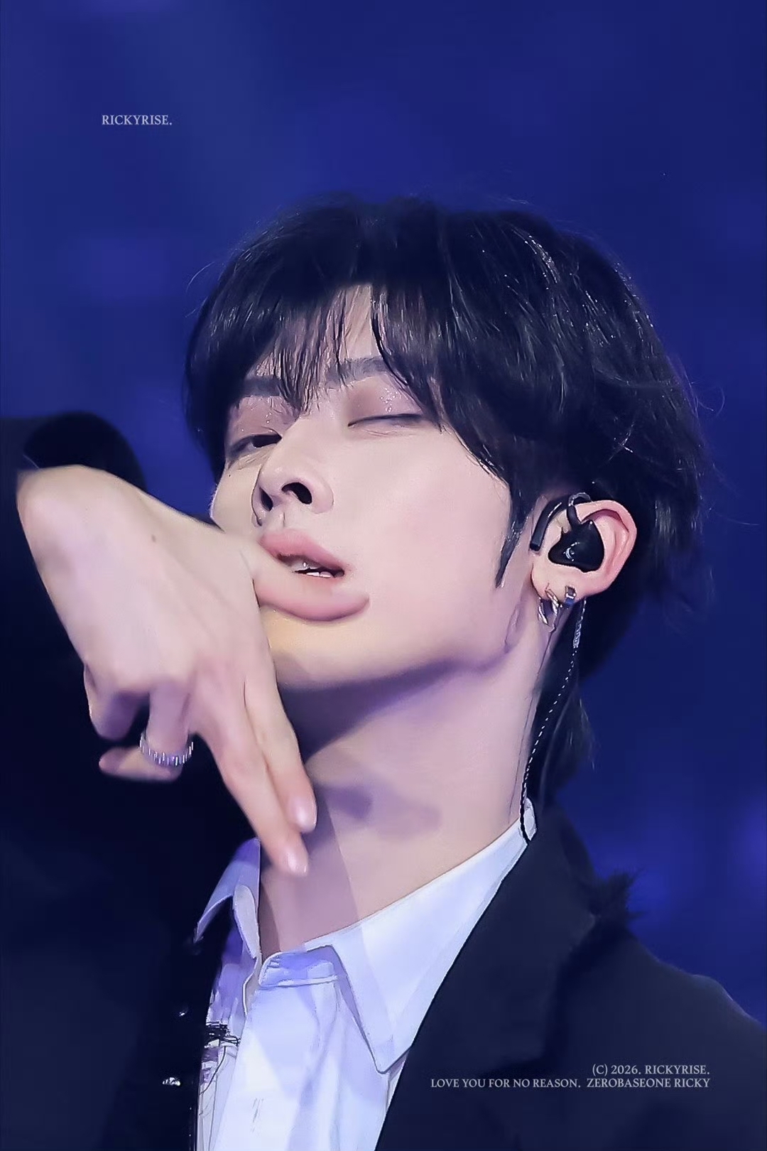 A moment captured by Ricky (ZEROBASEONE)'s fan