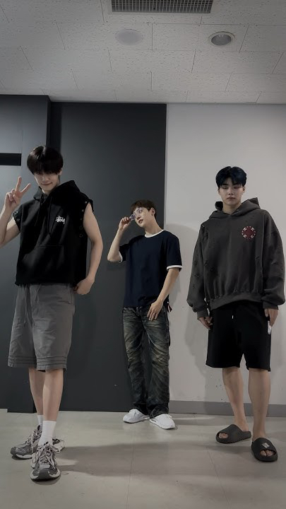 A moment captured by Park Gunwook (ZEROBASEONE)'s fan