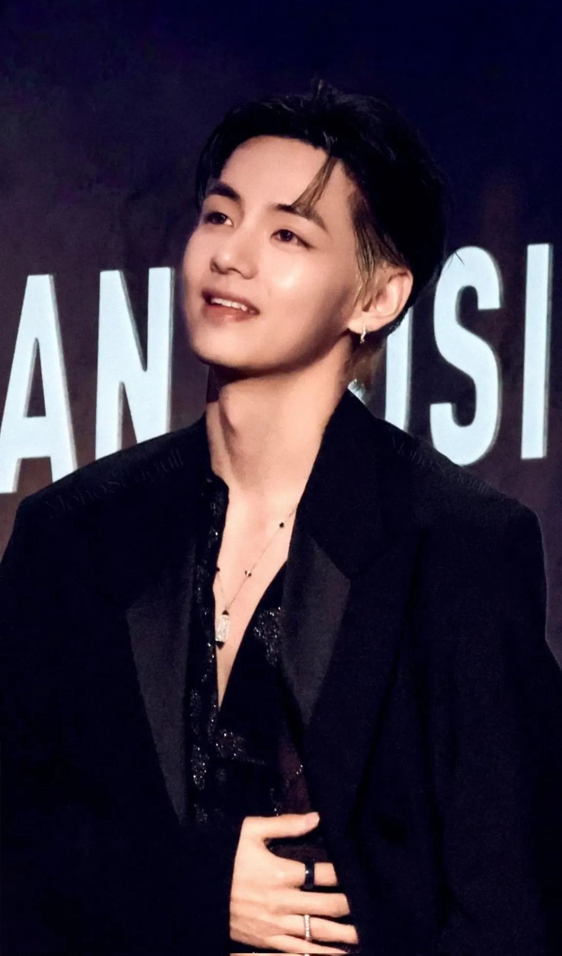 뷔 (방탄소년단) 최근 활동샷