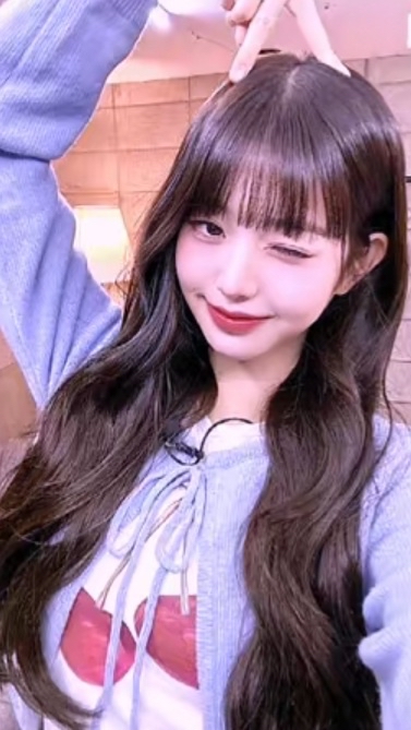 Recent activity shot of Jang Wonyoung (IVE)