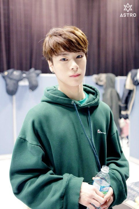 Behind-the-scenes cut of Moonbin (ASTRO)