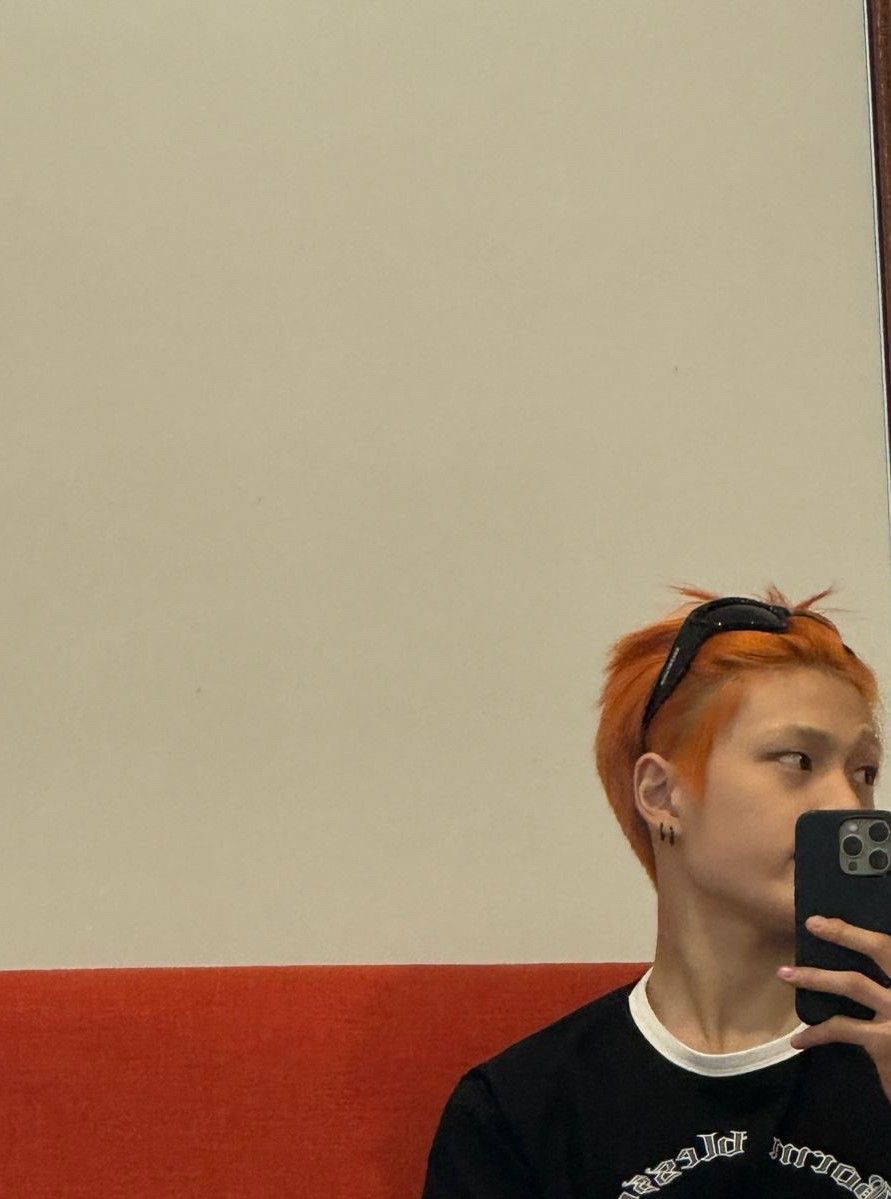 Behind-the-scenes cut of Kim Junmin (WHIB)