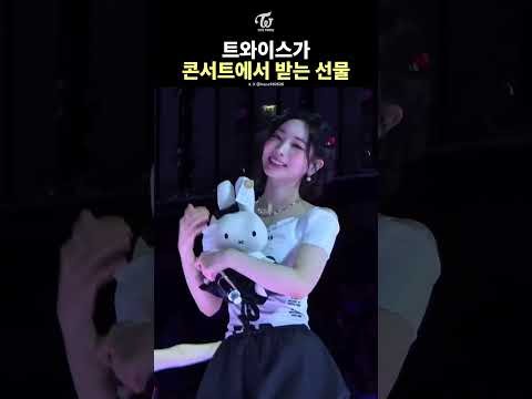 Potret di balik layar Momo (TWICE)