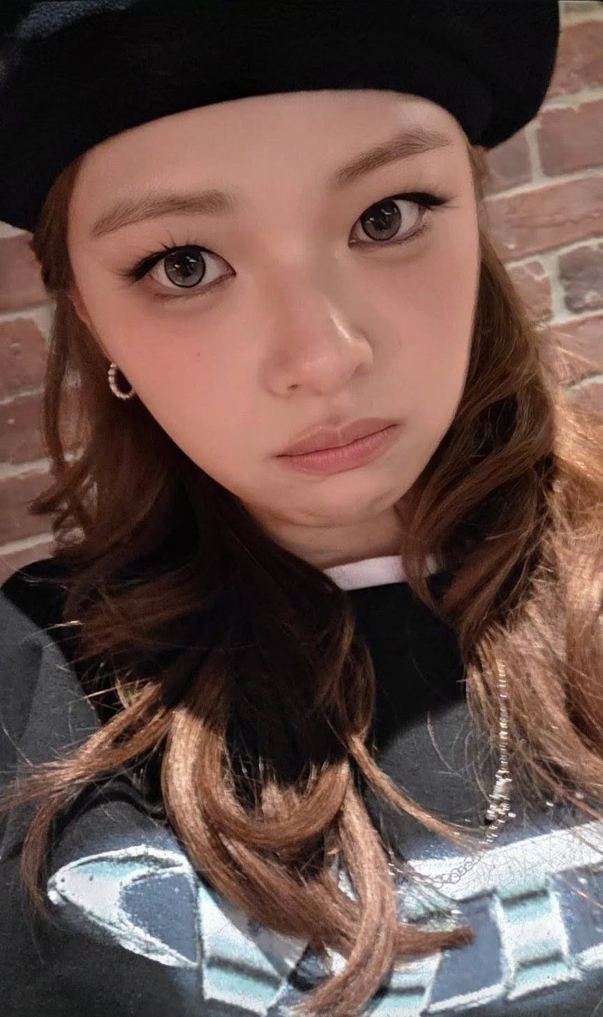 Fandom-recommended wallpaper image of Jeongyeon (TWICE)