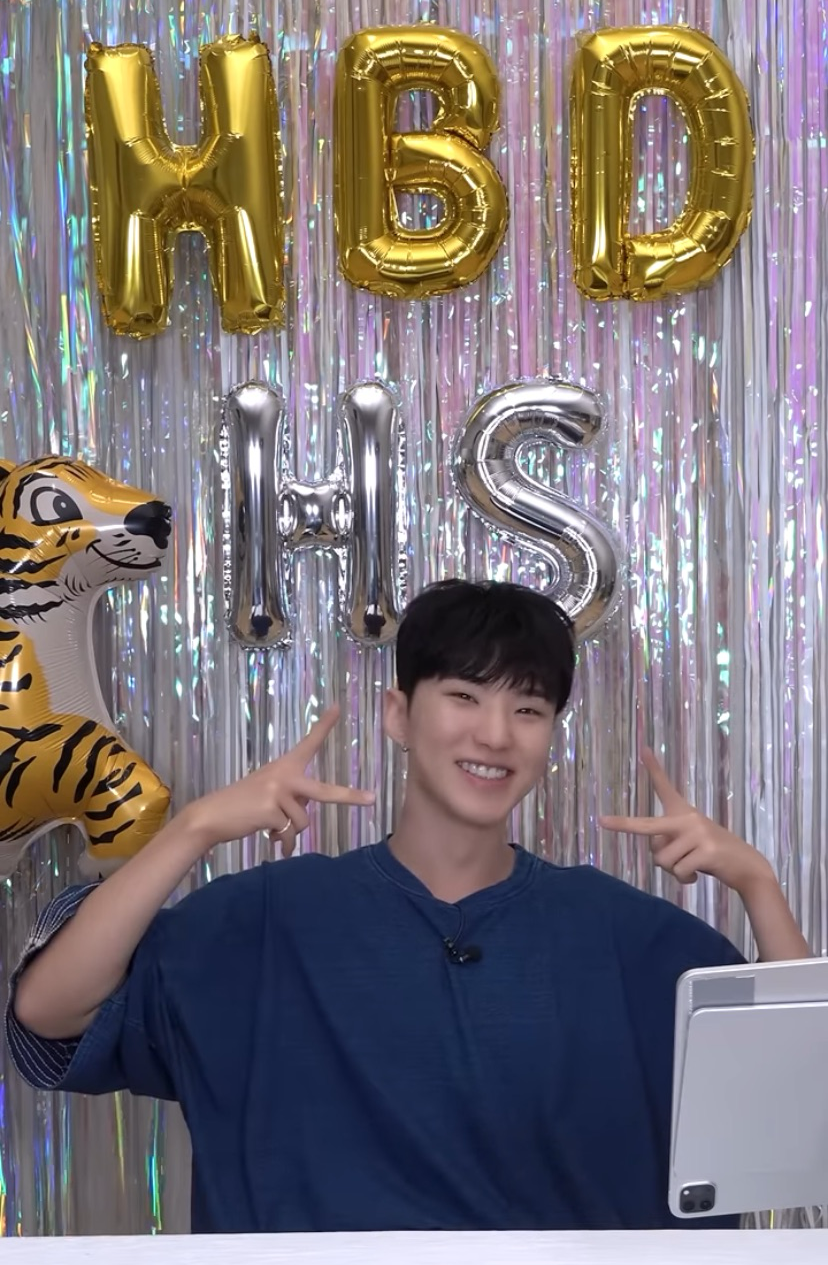 Recent activity shot of Hoshi (SEVENTEEN)