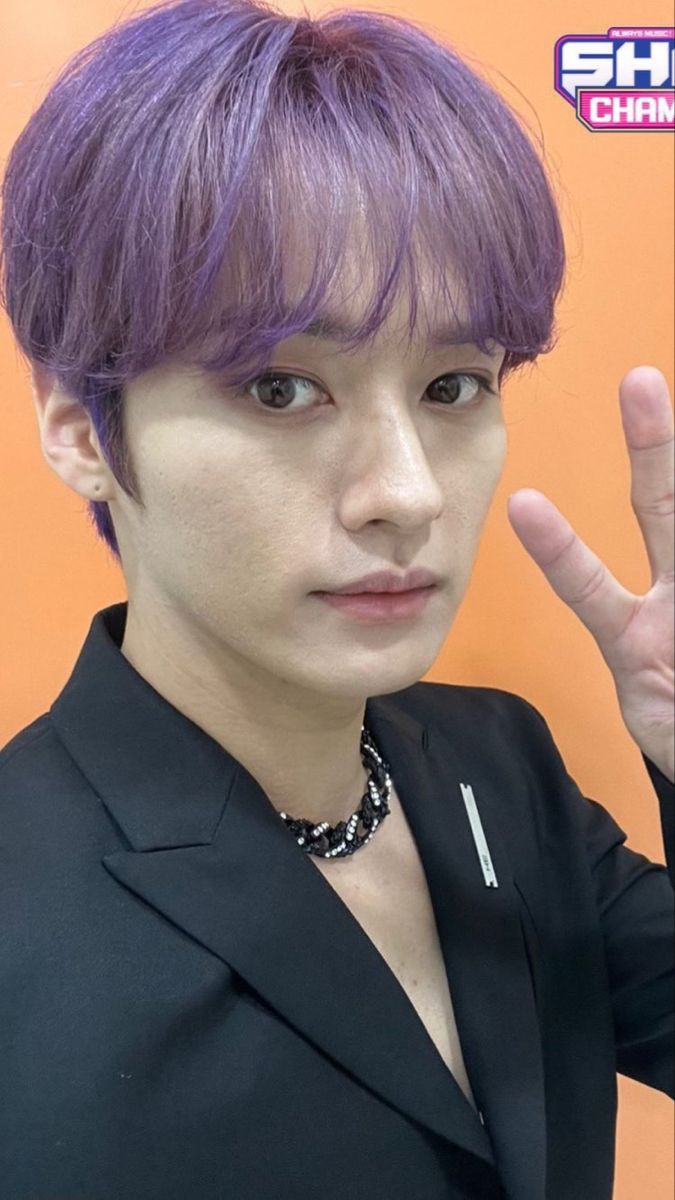 A heartfelt wallpaper shared by Lee Know (Stray Kids)'s fans