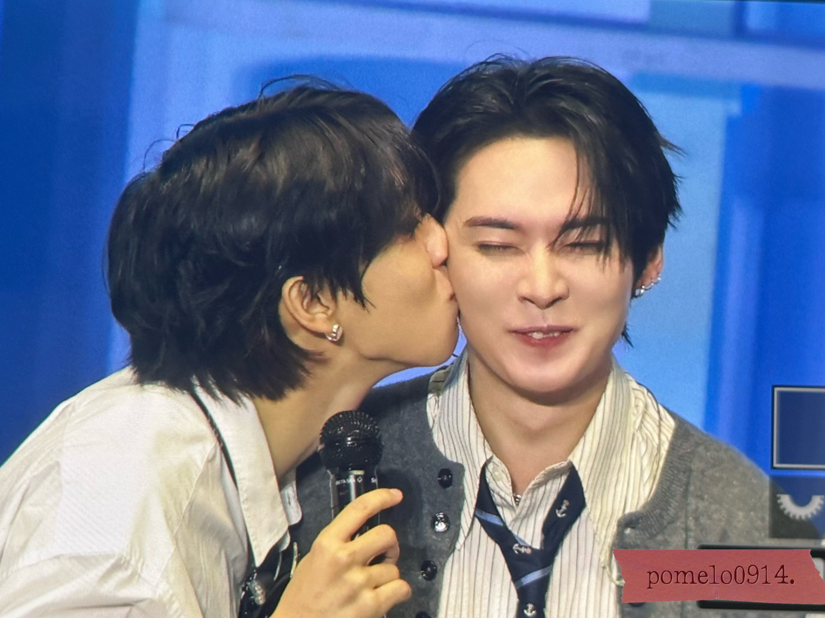 A moment captured by Lee Know (Stray Kids)'s fan