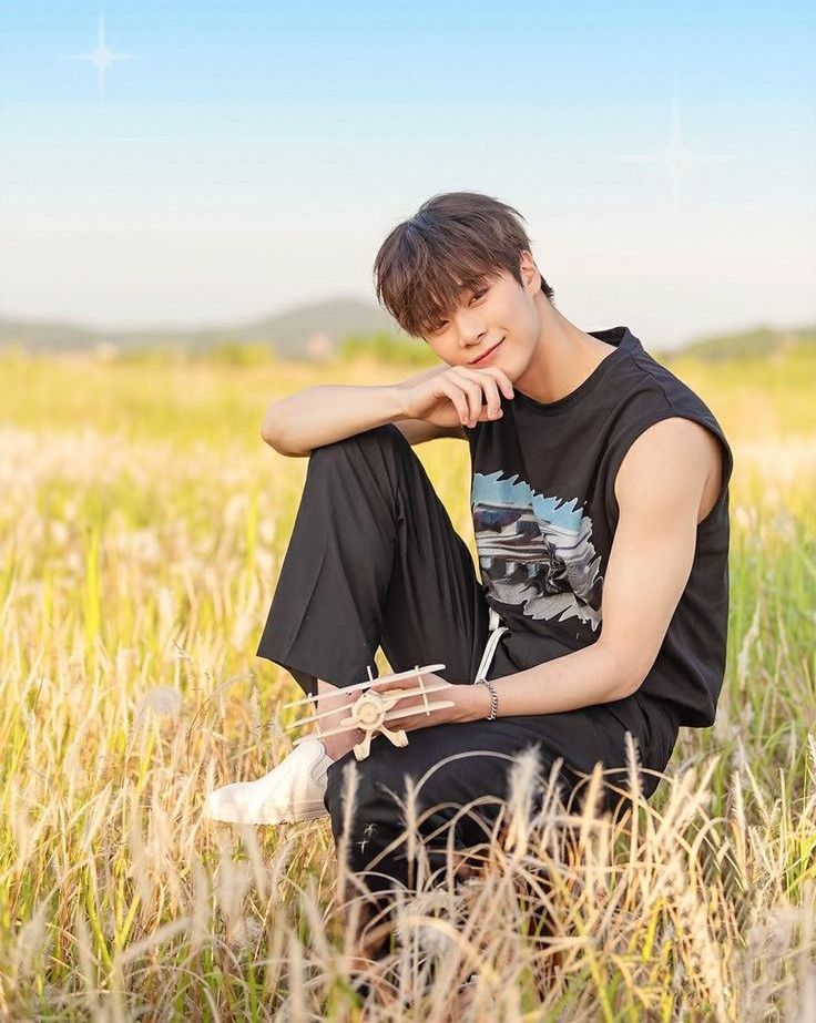 A moment captured by Moonbin (ASTRO)'s fan