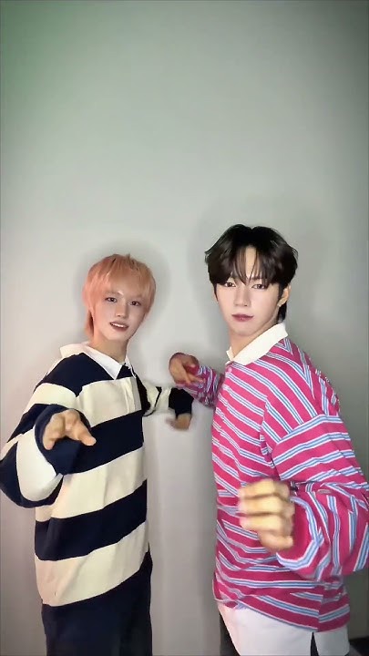 The most beloved wallpaper among JL (AHOF)'s fans