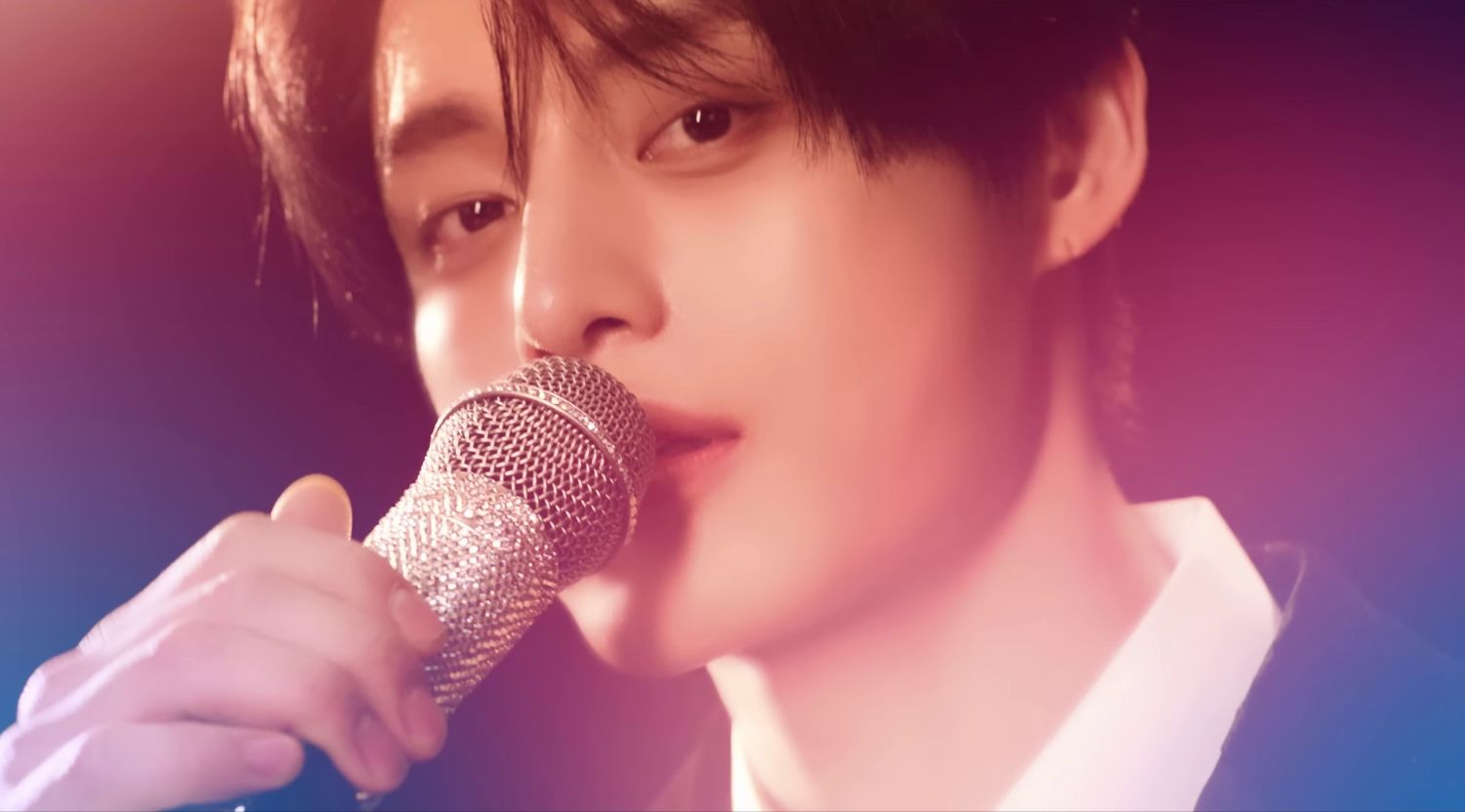 Behind-the-scenes cut of Kim Jiwoong (ZEROBASEONE)