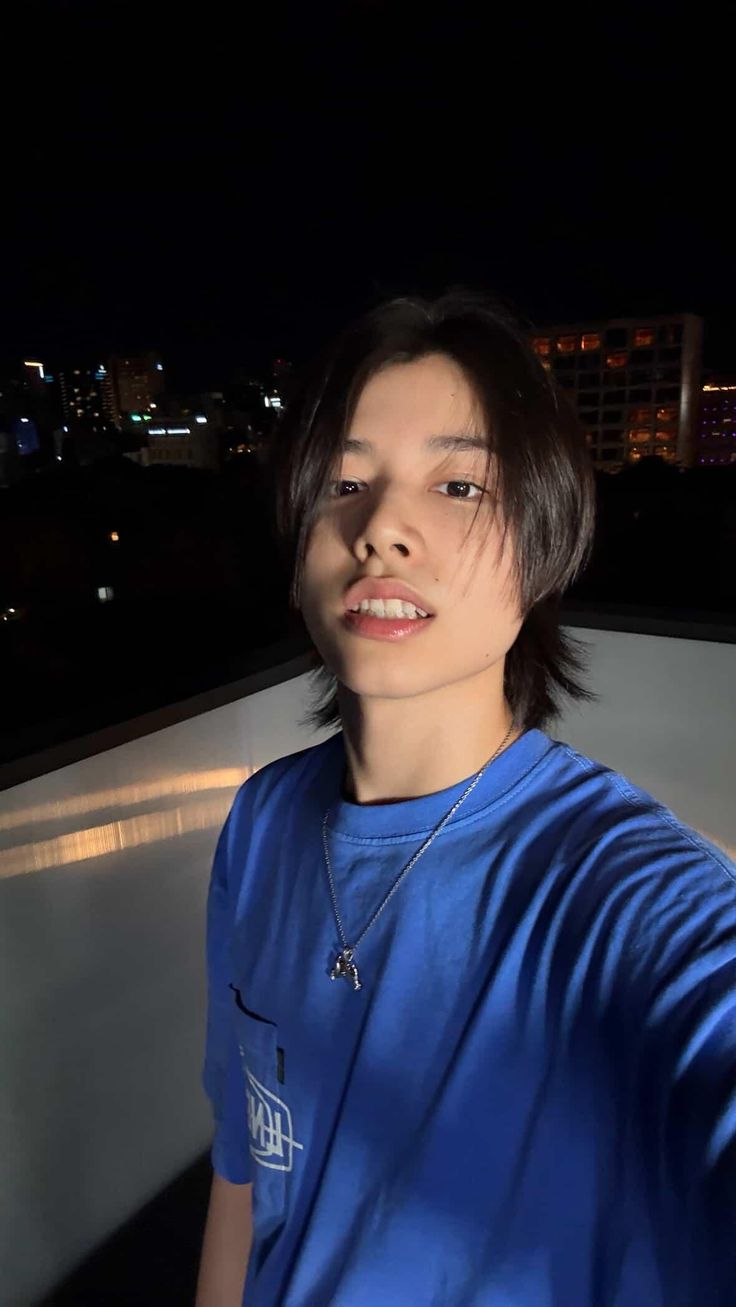 Fandom-recommended wallpaper image of Louis (LNGSHOT)