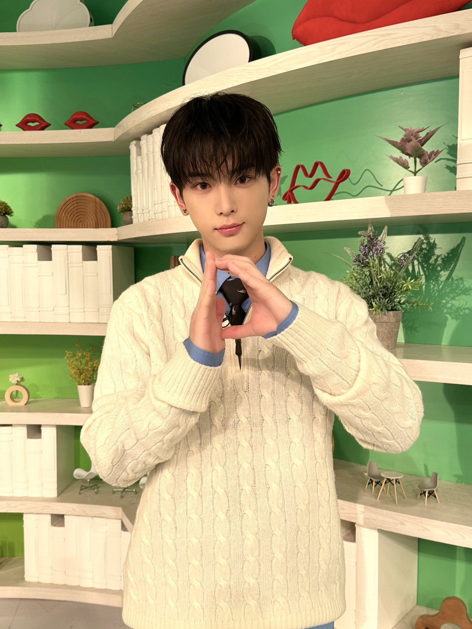 Behind-the-scenes cut of Harua (&TEAM)