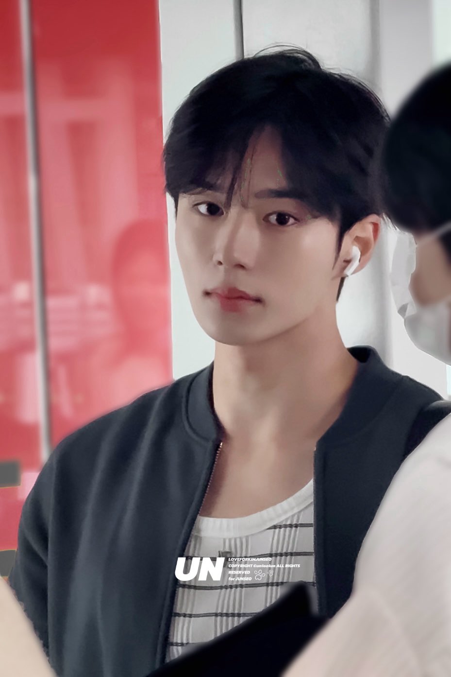 Behind-the-scenes cut of Kim Junseo (ALPHA DRIVE ONE)
