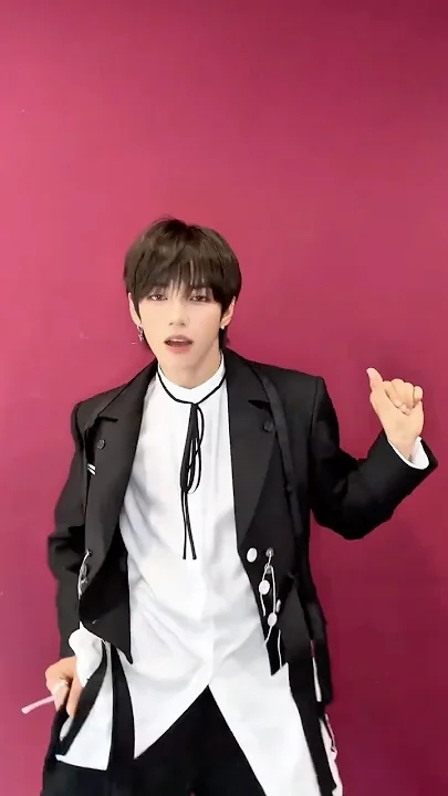 Recent activity shot of JL (AHOF)