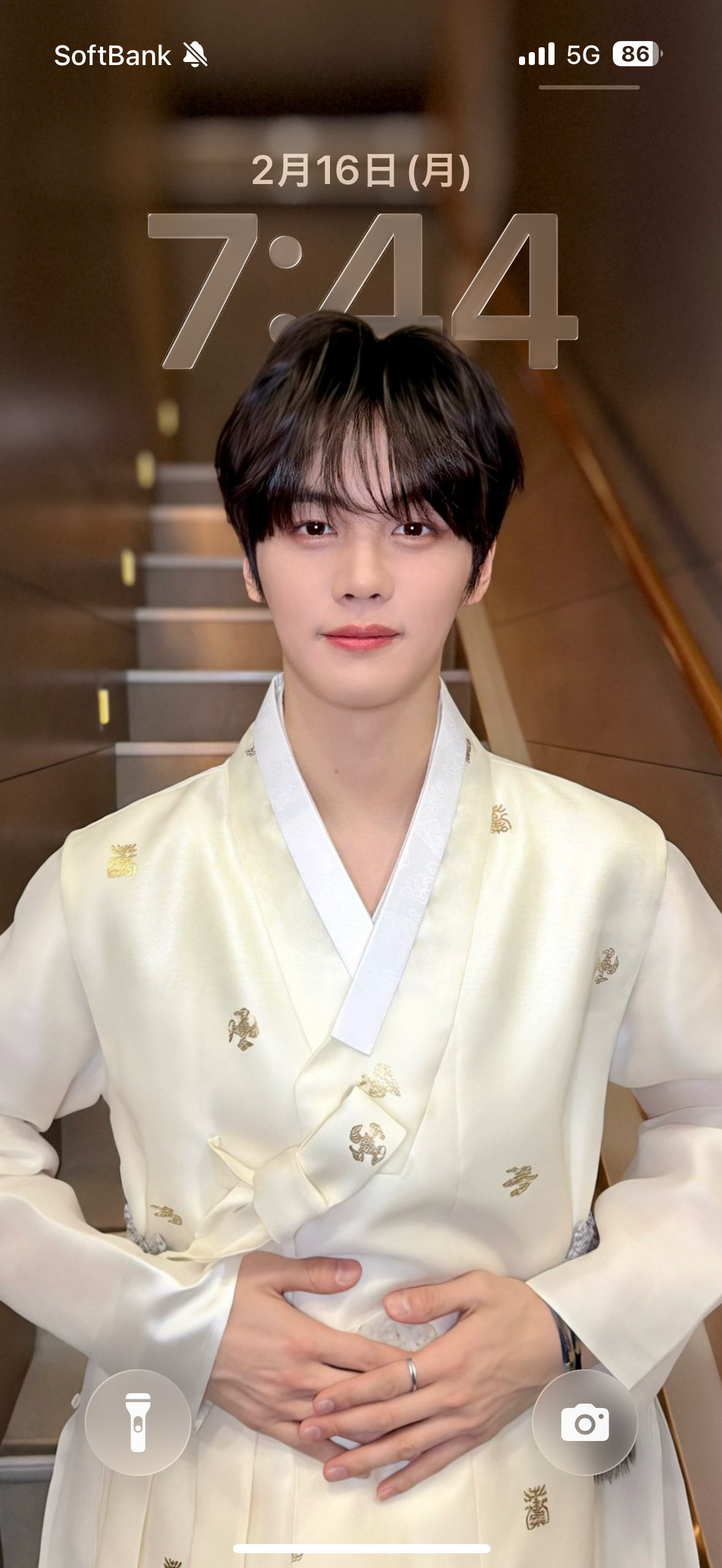 Today's most popular wallpaper in the Kim Gyuvin (ZEROBASEONE) community