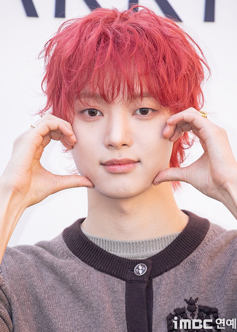 Behind-the-scenes cut of EJ (&TEAM)