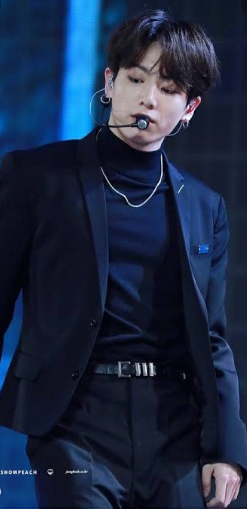 Today's most popular wallpaper in the V (BTS) community