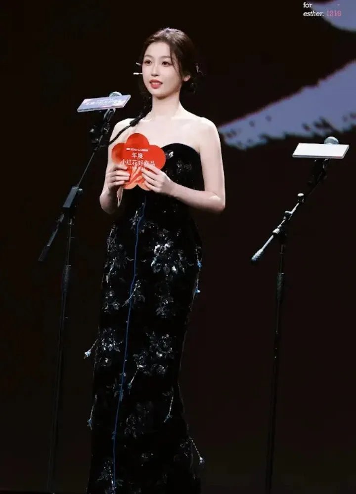 A moment captured by Esther Yu's fan