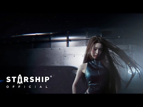 A moment captured by IVE's fan