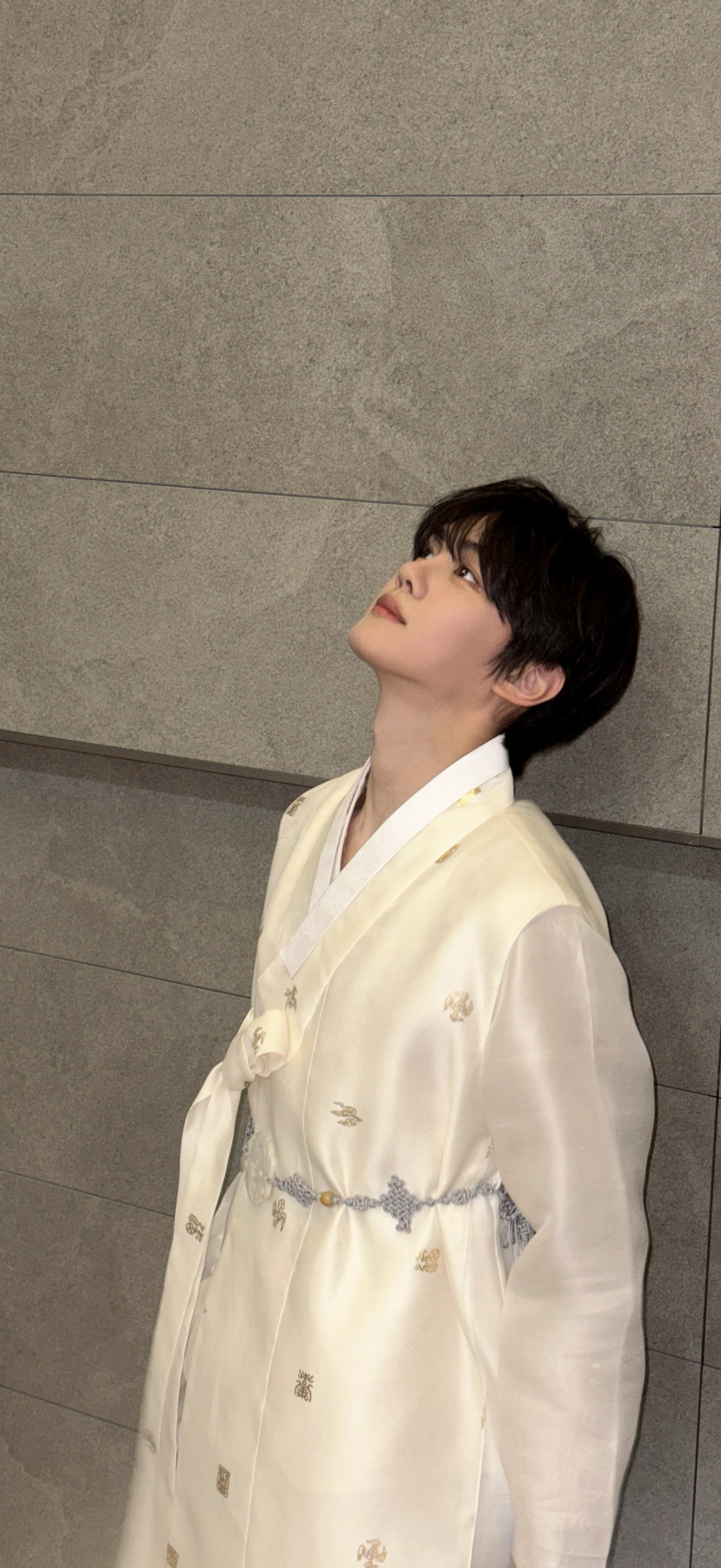 A heartfelt wallpaper shared by Kim Gyuvin (ZEROBASEONE)'s fans