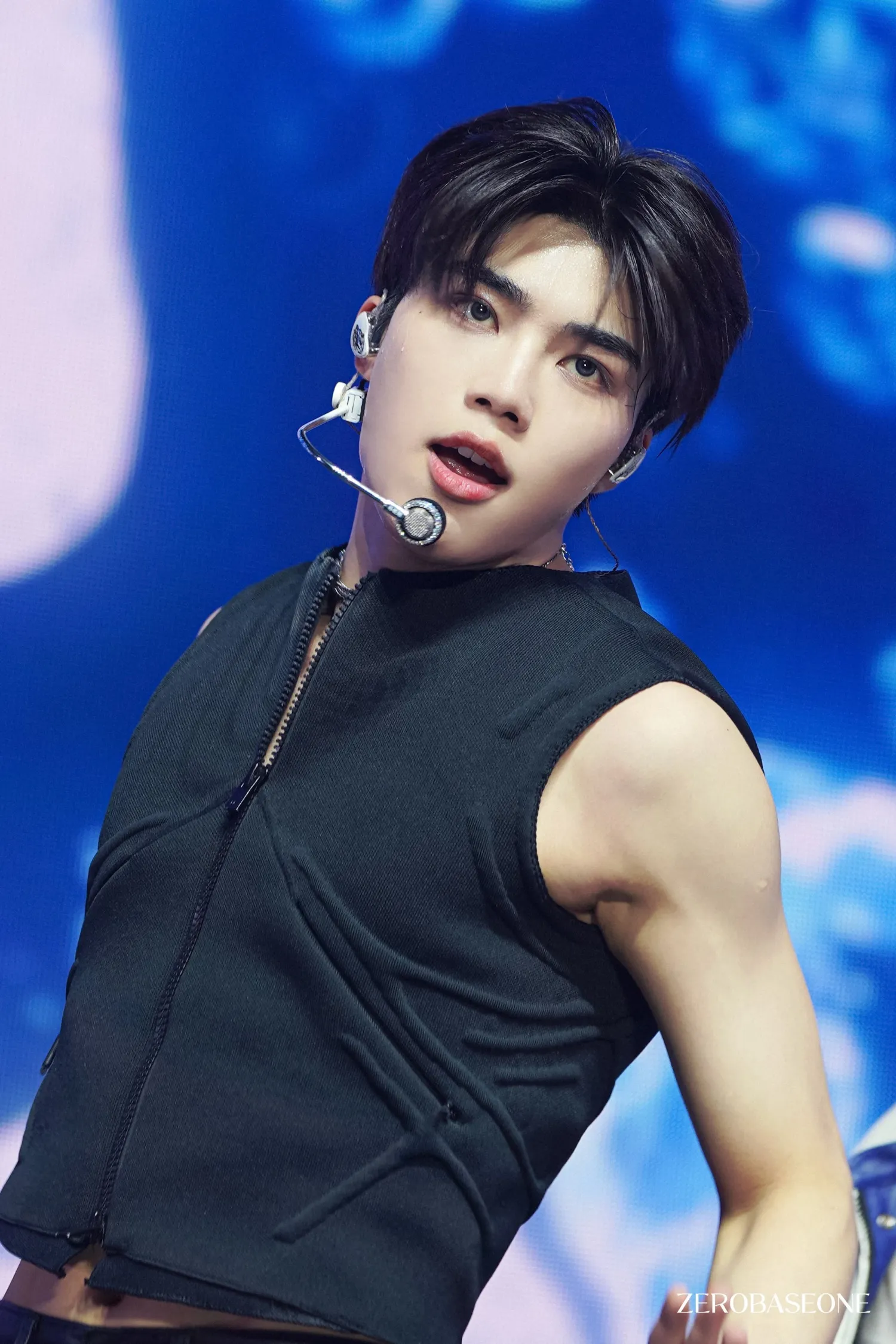 朴干旭 (ZEROBASEONE)粉丝拍下的瞬间