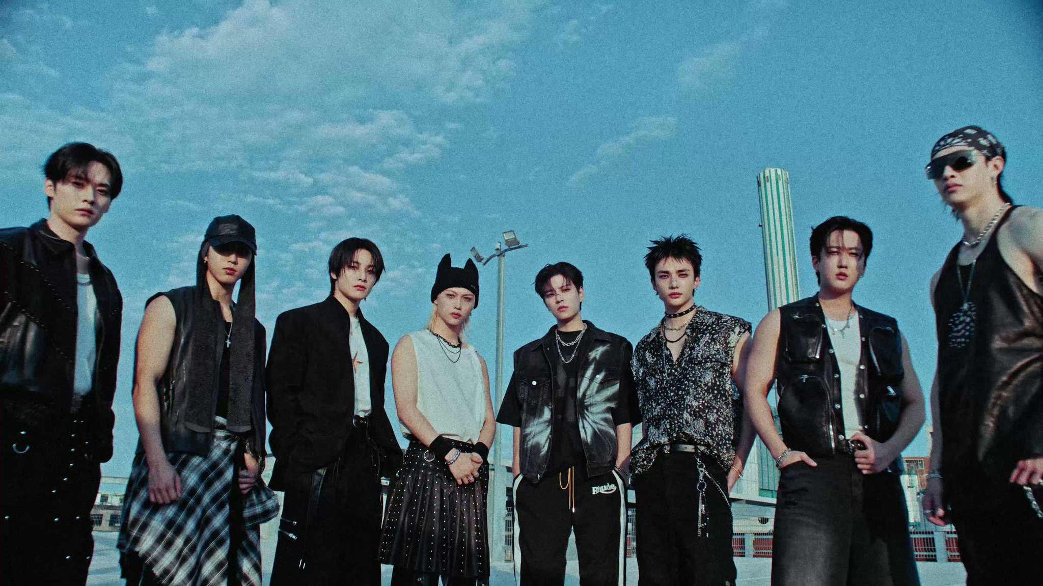 Behind-the-scenes cut of Stray Kids