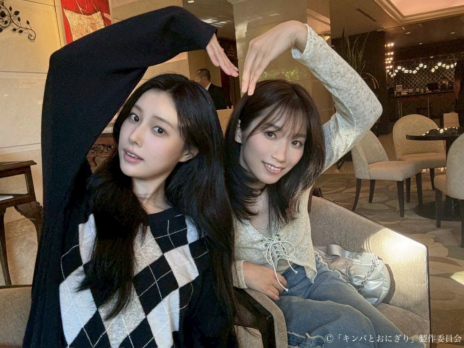 A moment captured by Kang Hyewon's fan