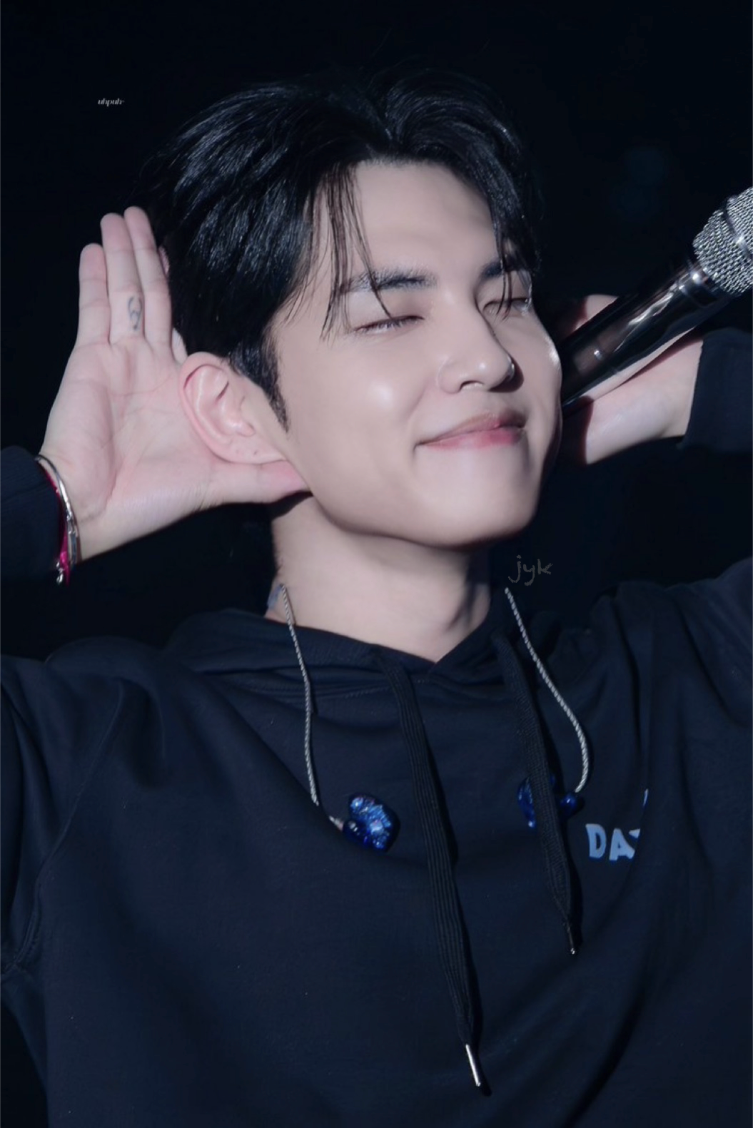 커뮤니티에서 화제된 인기 아이돌 콘텐츠