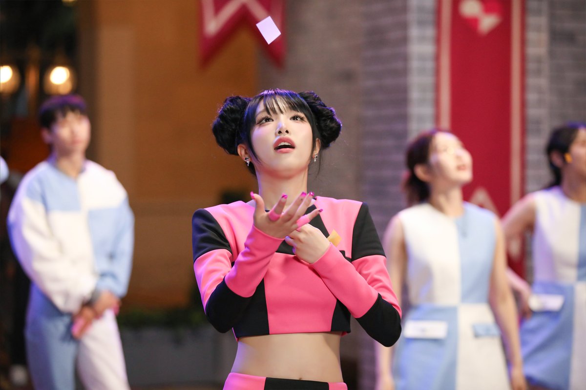 Latest photo of Choi Yena