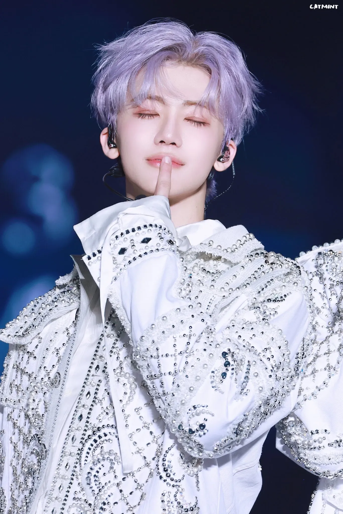 Feed komunitas K-pop terpanas hari ini