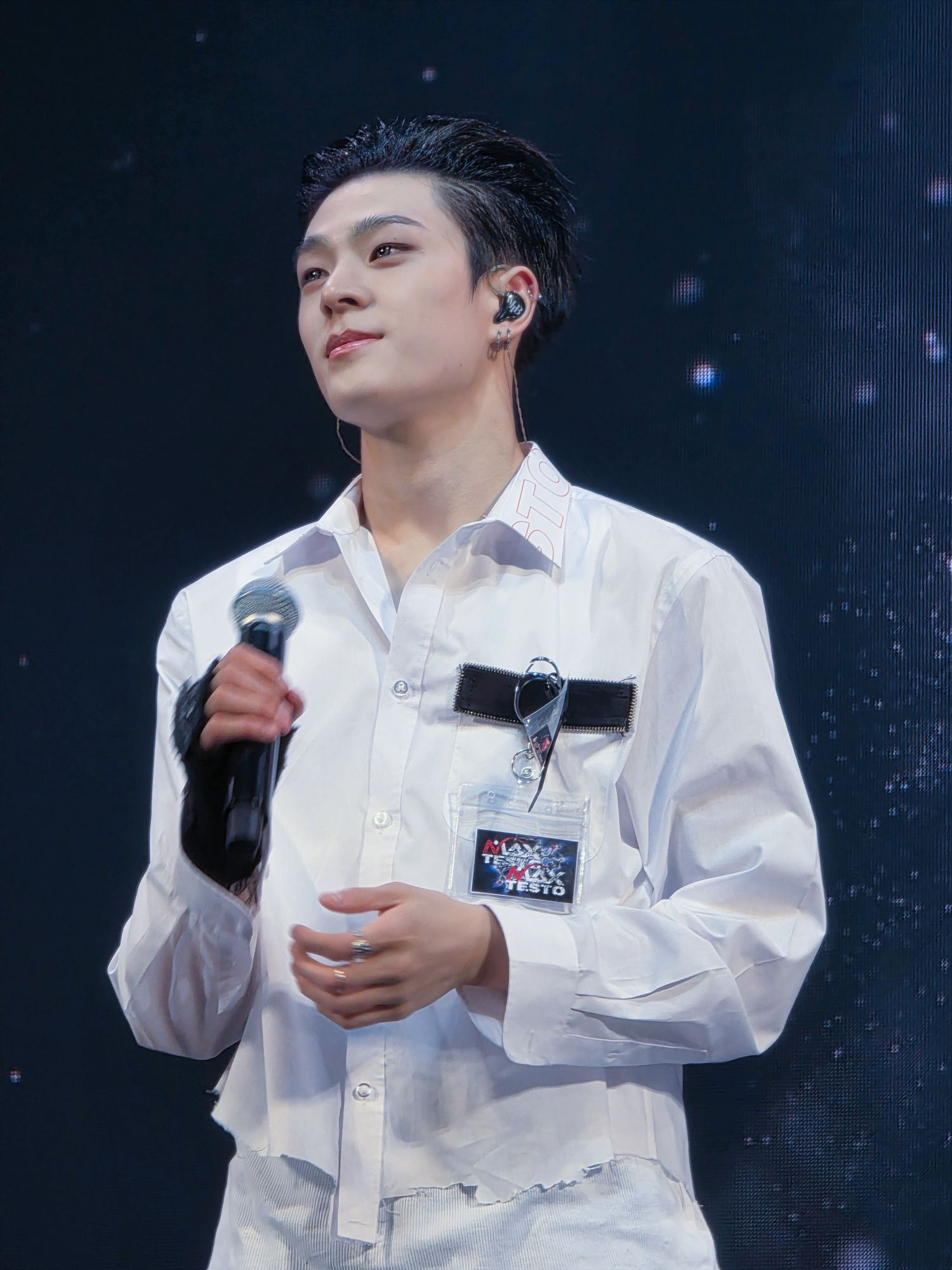 Behind-the-scenes cut of Kim Junmin (WHIB)