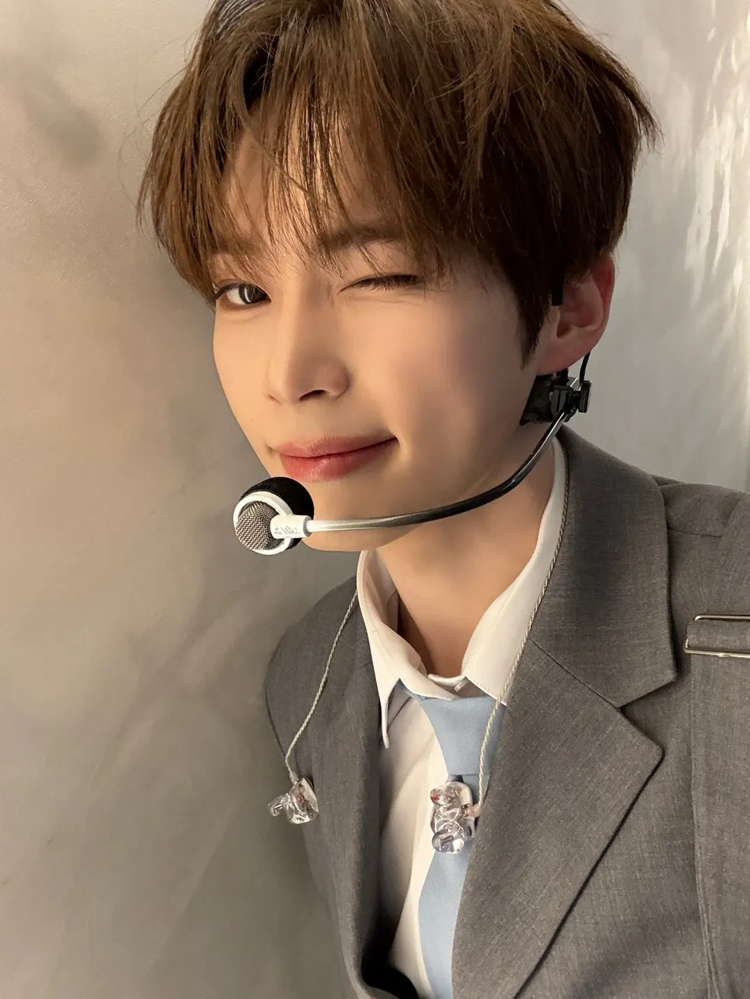 成韩彬 (ZEROBASEONE)的最新照片