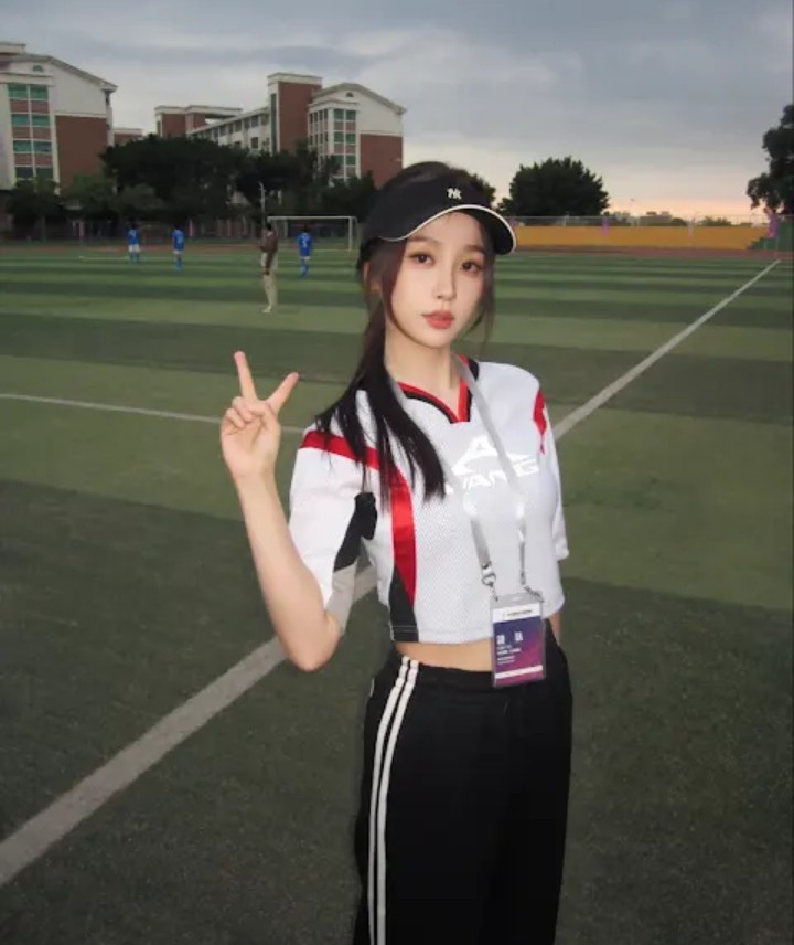 A moment captured by Esther Yu's fan