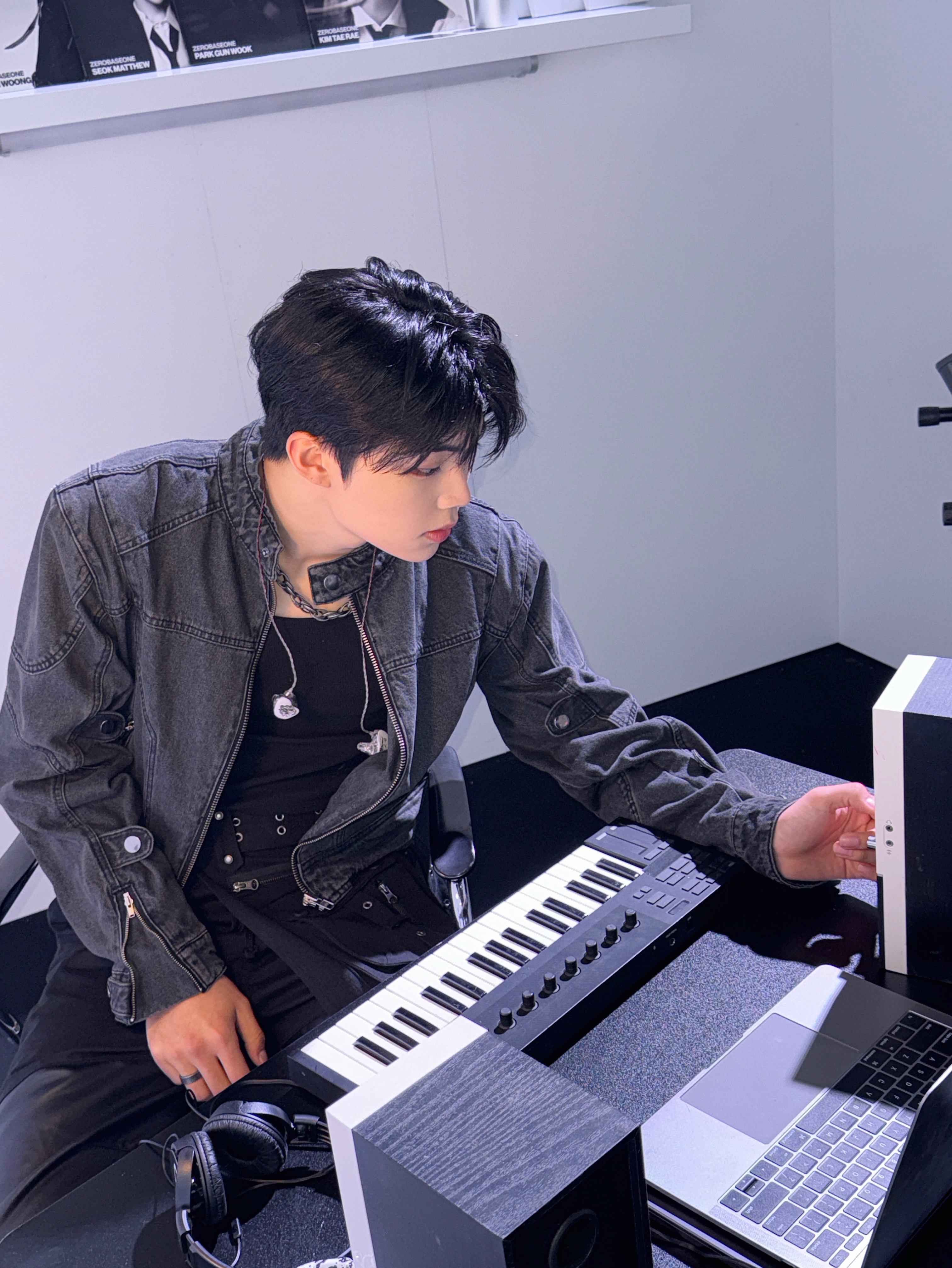 Behind-the-scenes cut of Park Gunwook (ZEROBASEONE)