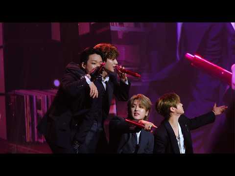 A moment captured by BOBBY (iKON)'s fan