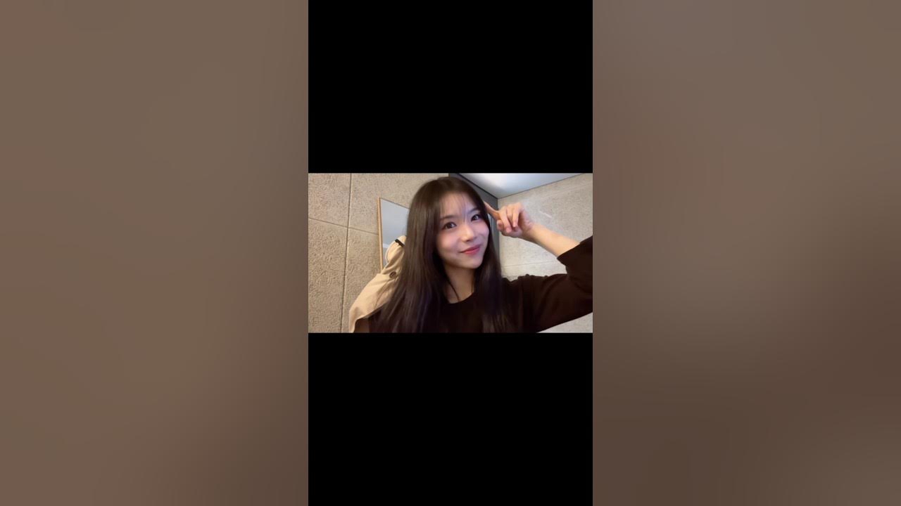 A moment captured by SECRET NUMBER's fan