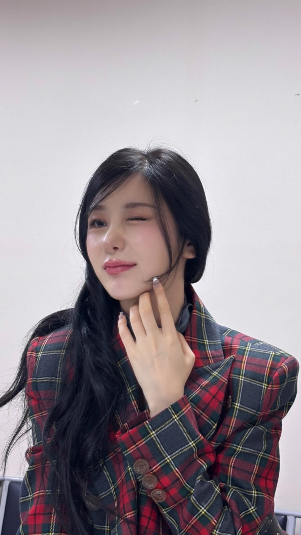 The most beloved wallpaper among Lee Chaeyeon's fans