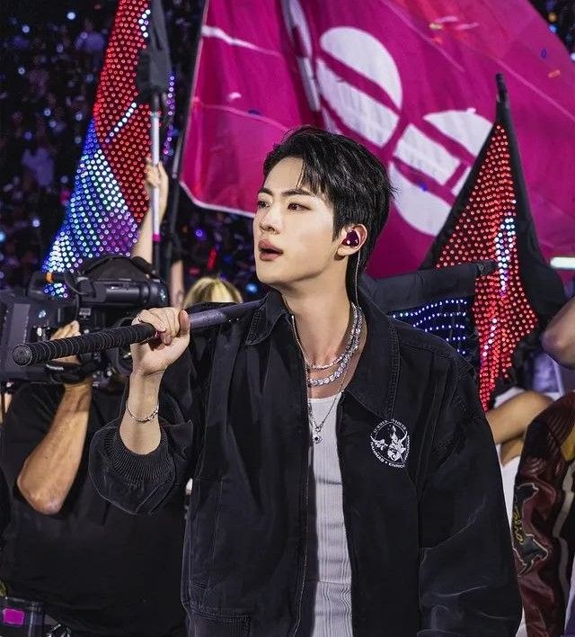 Behind-the-scenes cut of Jin (BTS)