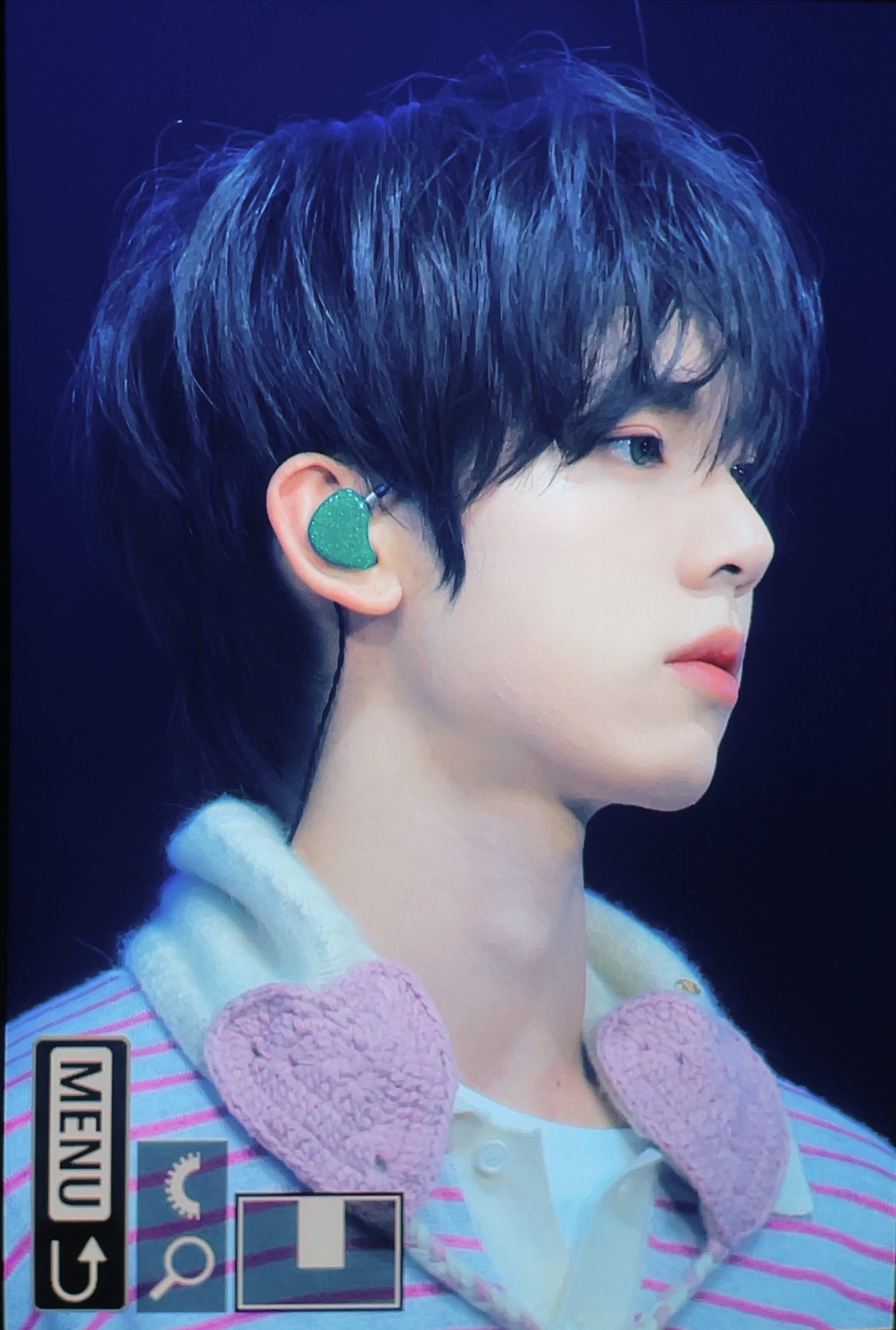 A moment captured by Han Yujin's fan