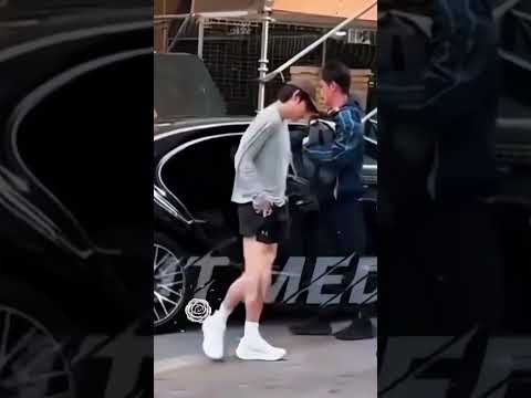 뷔 (방탄소년단)의 최신 사진