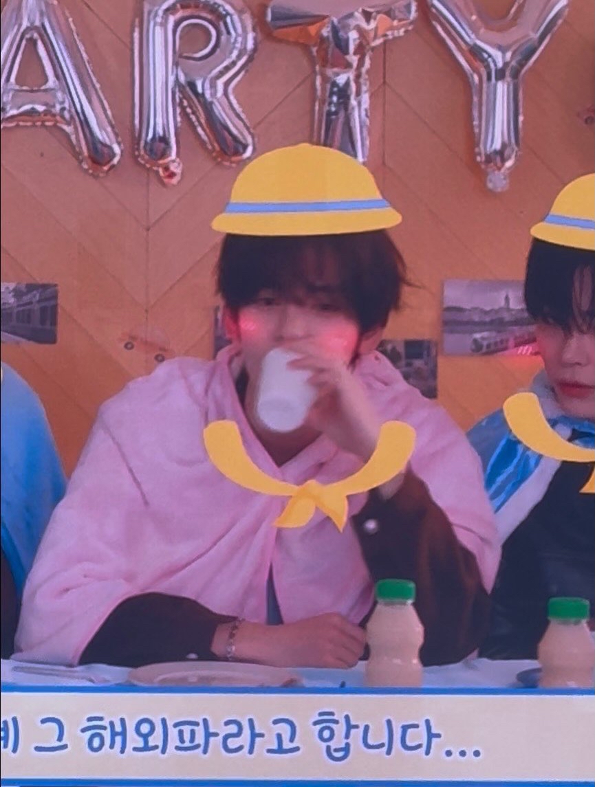 Behind-the-scenes cut of Han Yujin