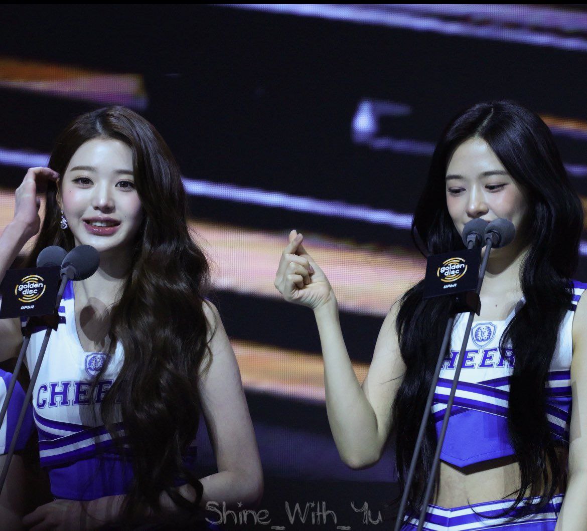 A moment captured by Jang Wonyoung (IVE)'s fan