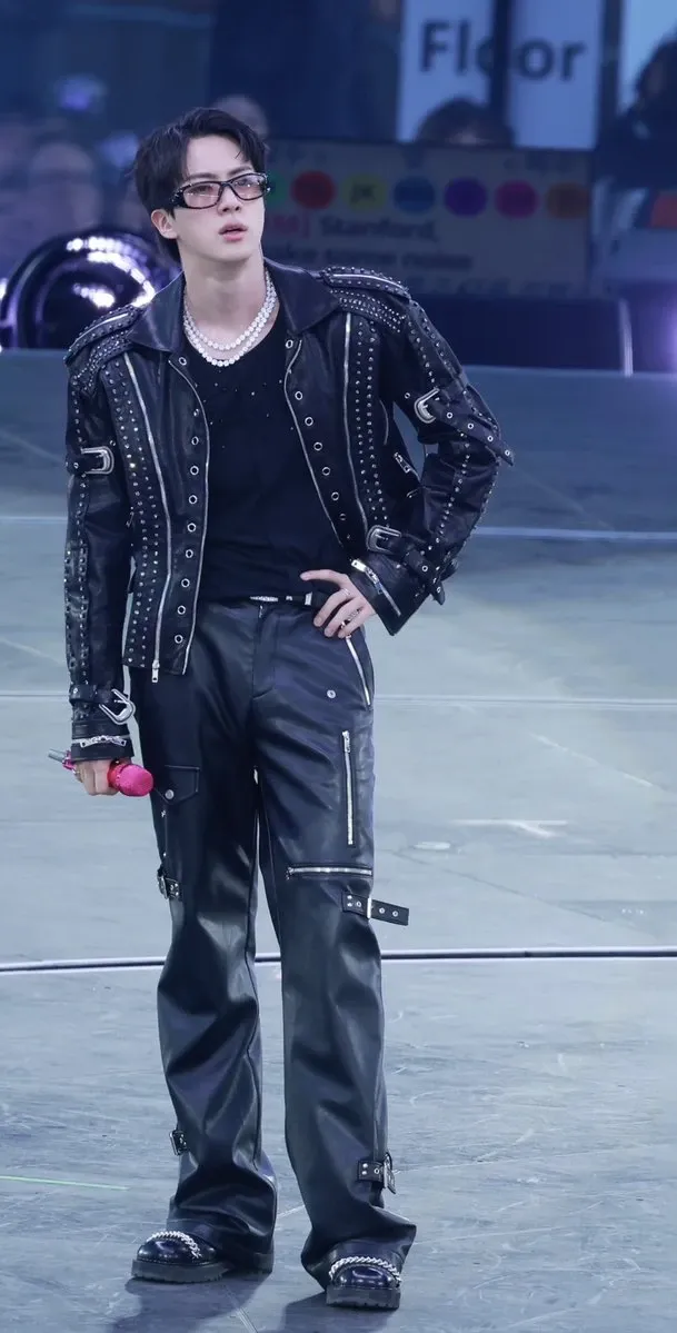 Behind-the-scenes cut of Jin (BTS)