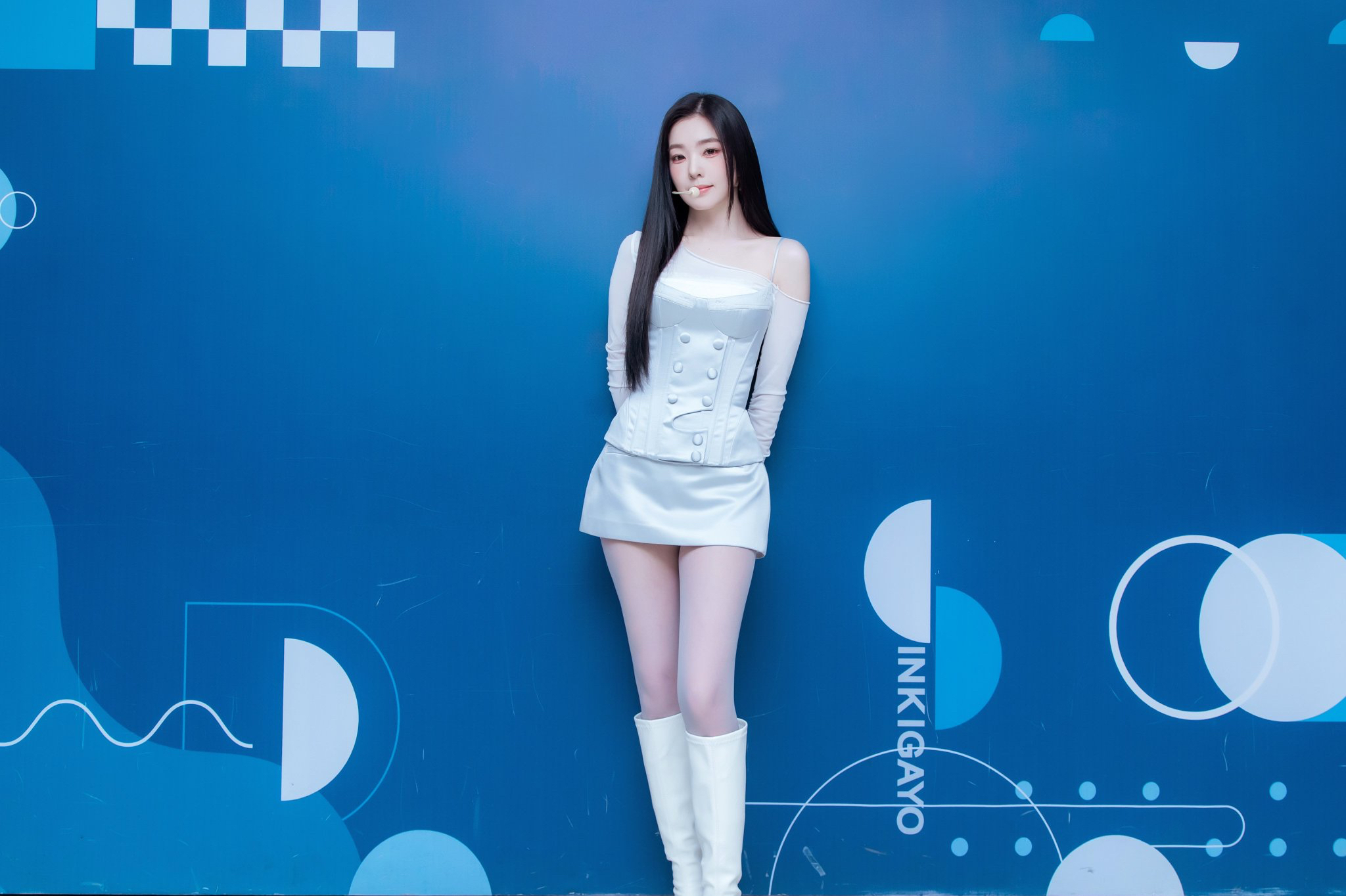 Recent activity shot of Red Velvet