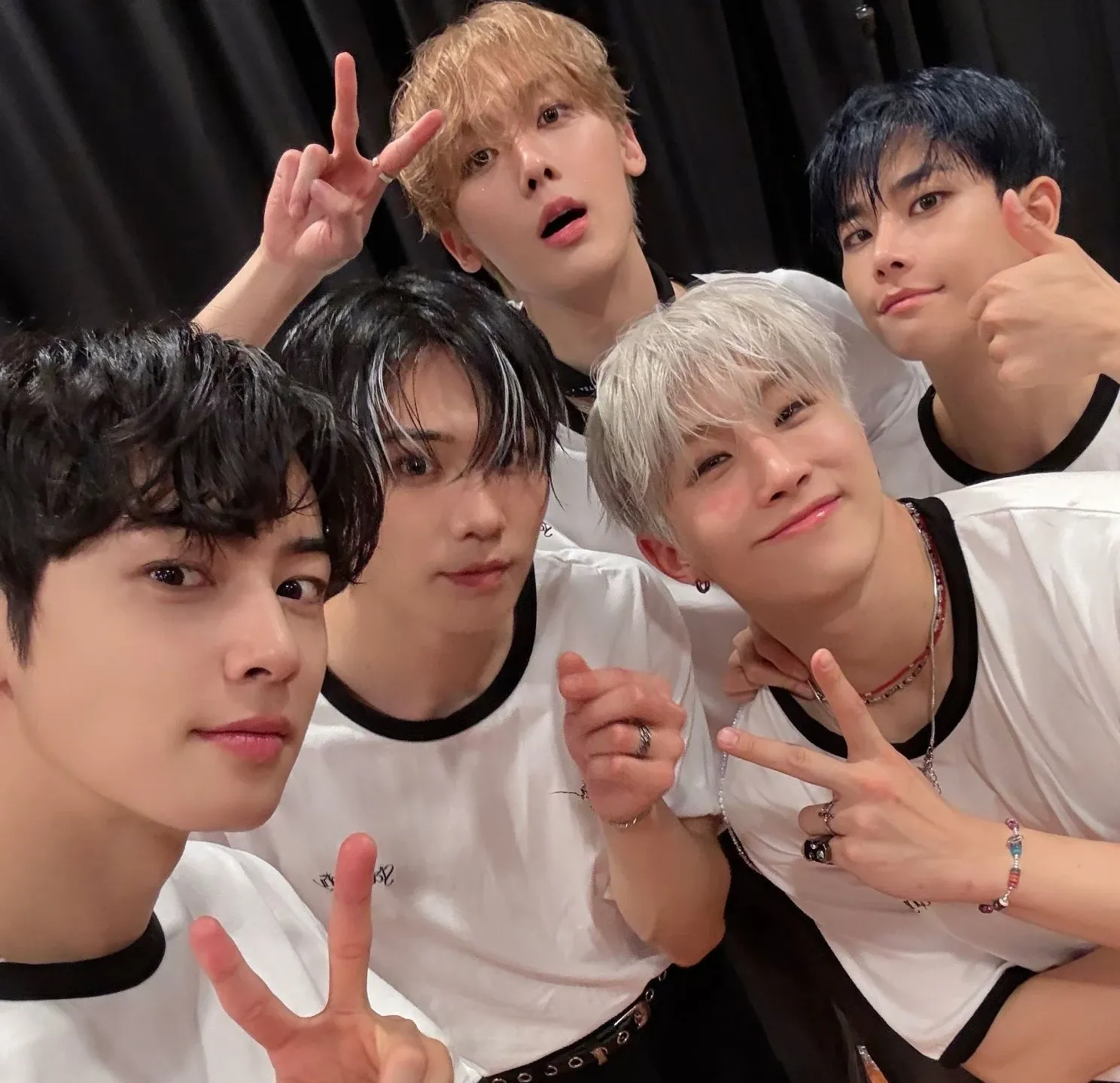 Foto aktivitas terbaru ASTRO