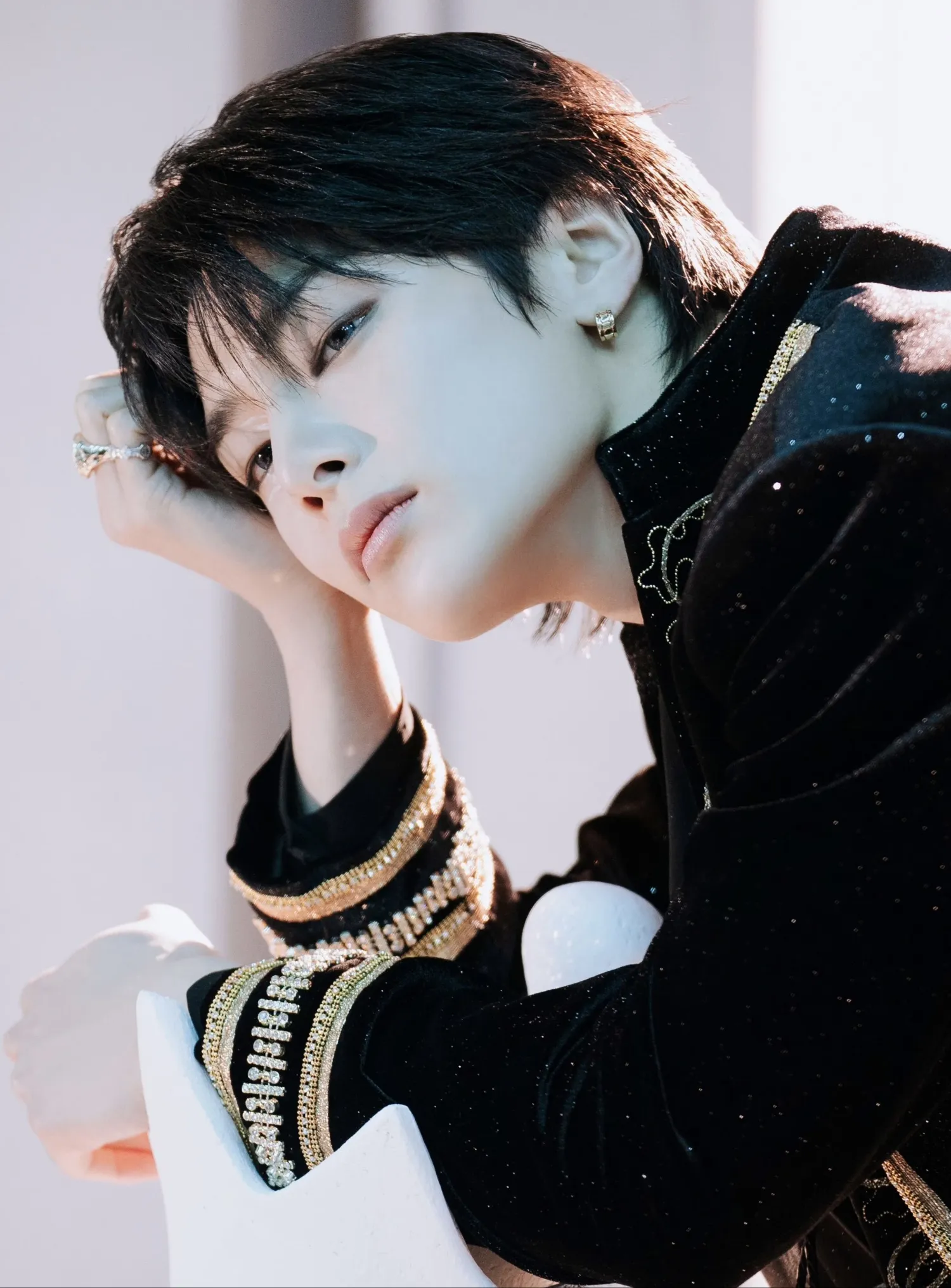 Behind-the-scenes cut of I.N (Stray Kids)