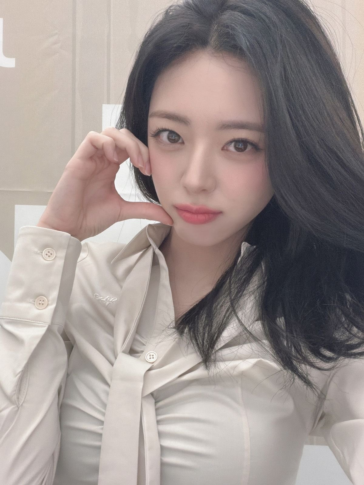Latest photo of Yuna (ITZY)
