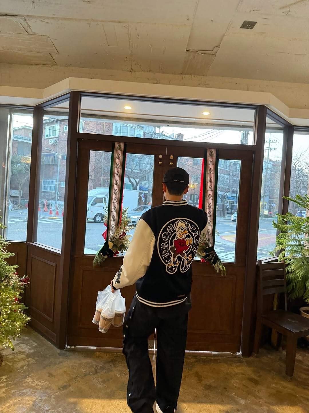 Recent activity shot of Hoshi (SEVENTEEN)